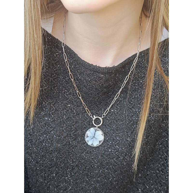 Collier maille acier inoxydable véritable fleur d’hortensia bleue