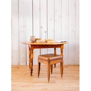 Table à manger ronde en noyer n°645