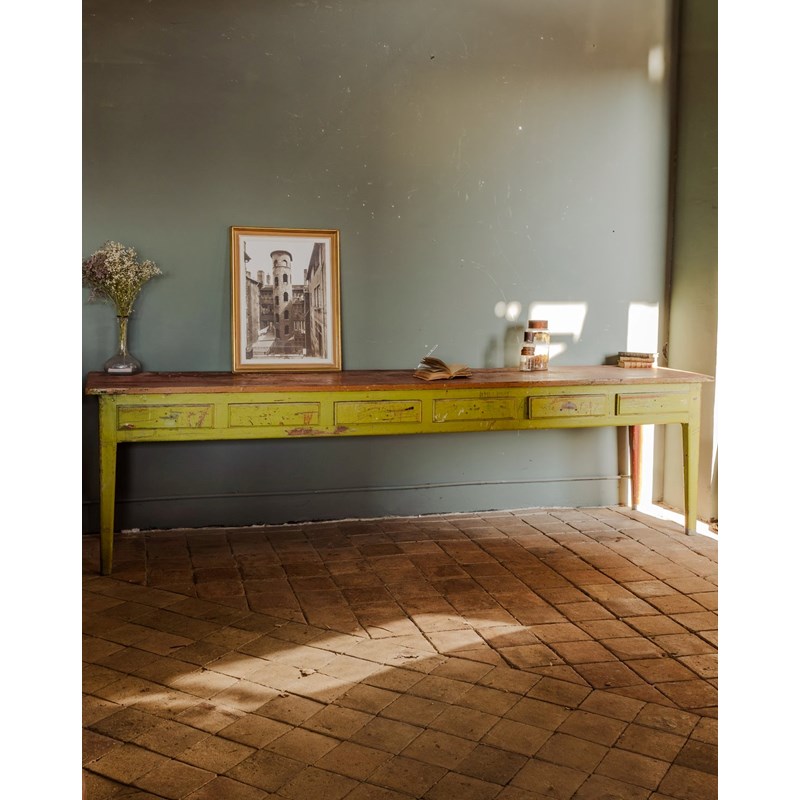 Debongout - Ncienne table de communauté en bois n°258