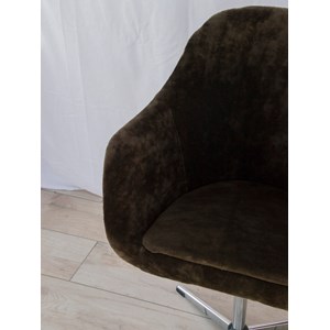 Paire de fauteuils en velours n°905