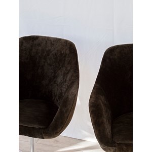 Paire de fauteuils en velours n°905