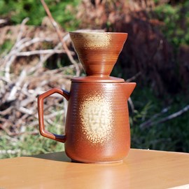 Cafetière filtre manuelle v60 noisette