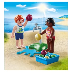 Enfants et ballons d'eau special plus