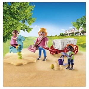 Nourrice avec enfants