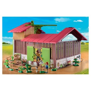 Ferme avec panneaux solaires