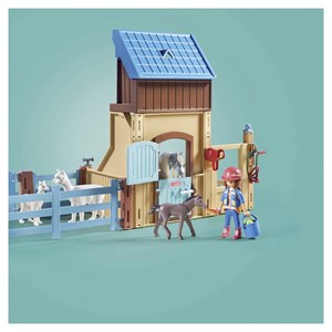 Amelia & whisper avec box pour chevaux