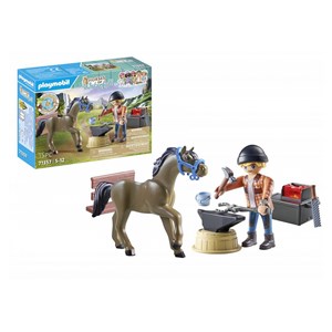 Maréchal ferrant et son cheval