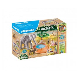 Explorateurs avec animaux de la savane