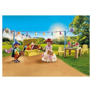 Enfants avec décorations de fête