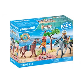 Amélia et ben avec chevaux