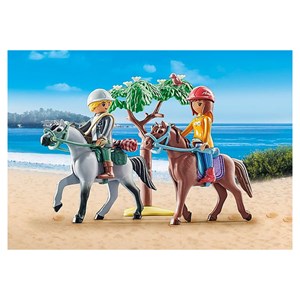 Amélia et ben avec chevaux