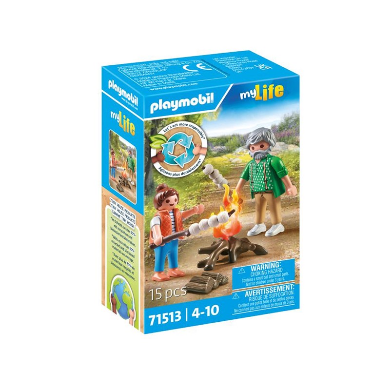 Grand pere petite fille et feu de camp