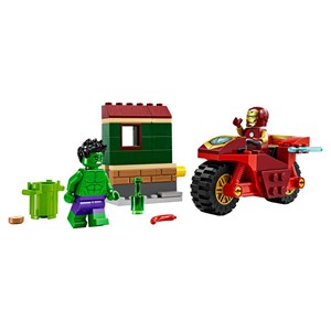 Lego iron man avec une moto et hulk