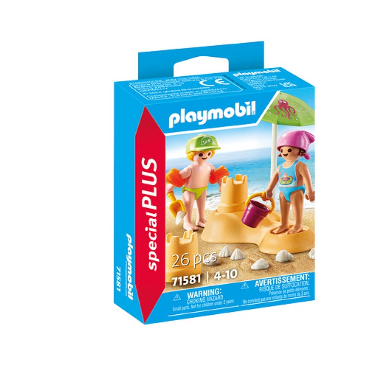 Enfants avec jouets de plage