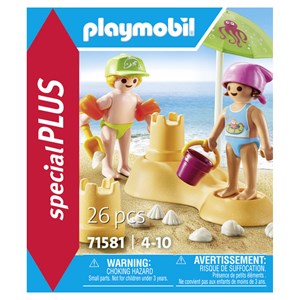 Enfants avec jouets de plage