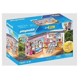 Chambre d'enfant avec lit cabane