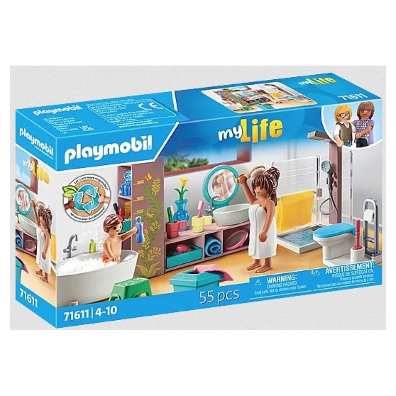 Salle de bains avec douche et baignoire