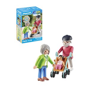 Grands parents avec bébé