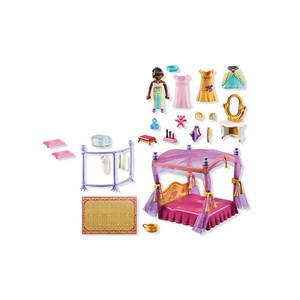 Chambre de princesse avec lit baldaquin