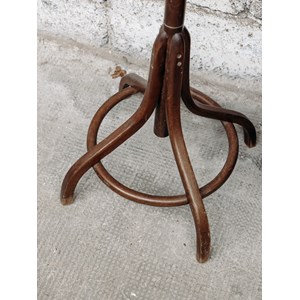 Albert, le porte manteaux en bois n°37