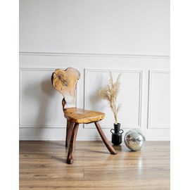 Alma, la chaise brutaliste en bois n°222