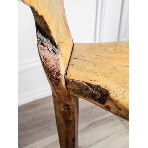 Alma, la chaise brutaliste en bois n°222