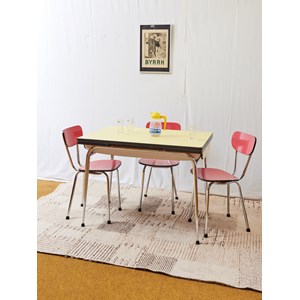 Ensemble de table et chaises en formica jaune et rouge n°11