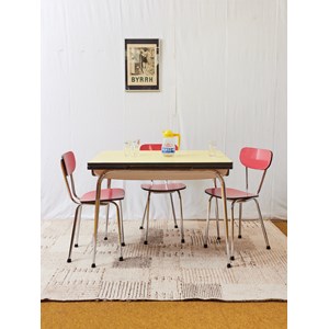 Ensemble de table et chaises en formica jaune et rouge n°11
