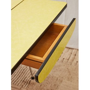 Ensemble de table et chaises en formica jaune et rouge n°11