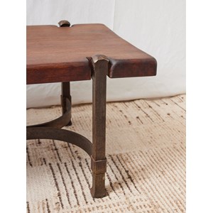 Table basse brutaliste en bois massif n°504