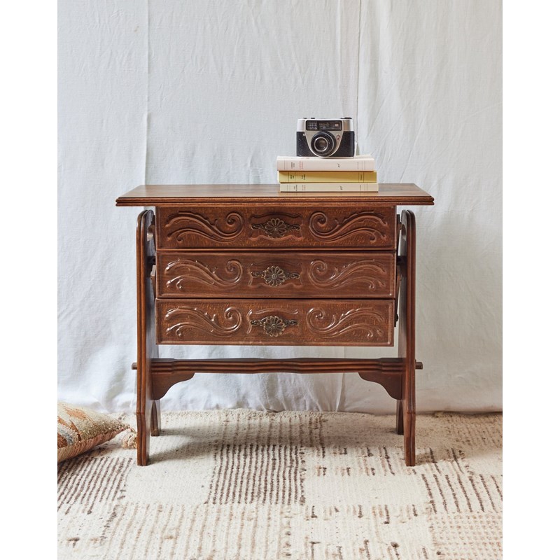 Brigitte, la travailleuse art déco n°163