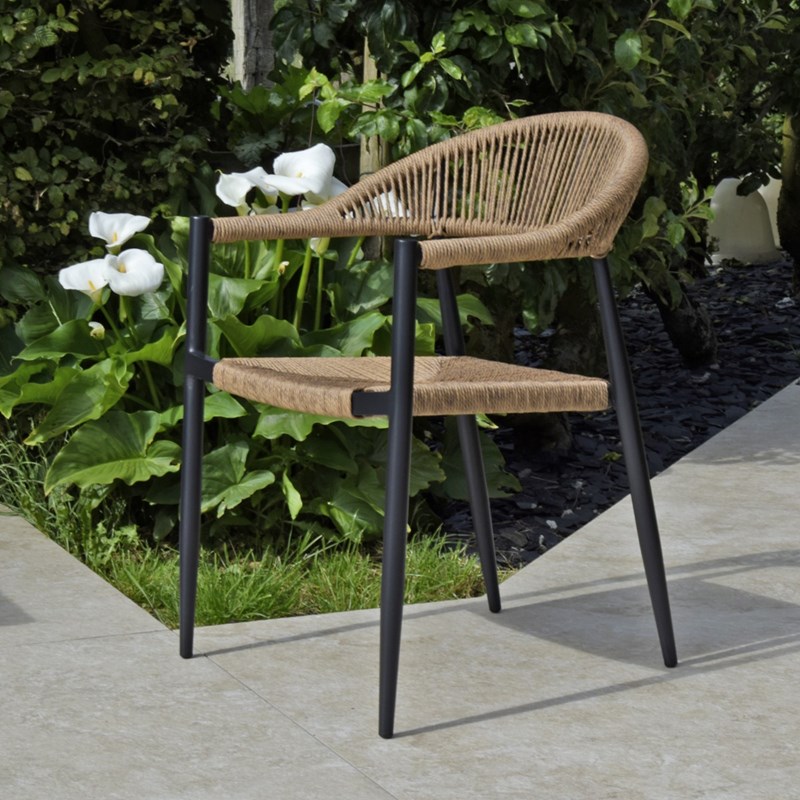 Fauteuil aluminium noir et corde tressée naturelle casamance
