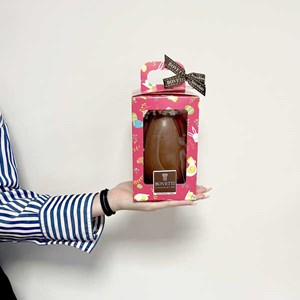 Œuf gourmand chocolat noir et lait et éclats de noisettes du piémont