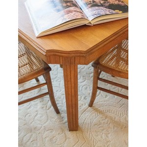 Table à manger sculptée en chêne n°646