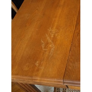 Table à manger sculptée en chêne n°646