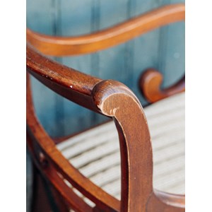 Fauteuil à rayures en bois et tissu n°752