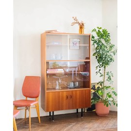 Grande vitrine en bois clair n°178