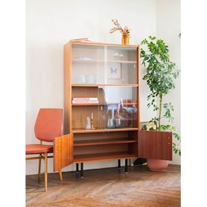 Grande vitrine en bois clair n°178