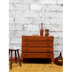 Olga, la commode en bois orangé n°409