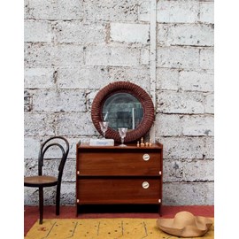 Meuble à chaussures bas en bois foncé n°534