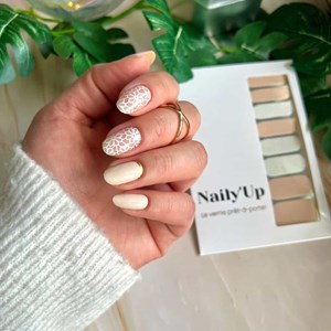 Vernis autocollant nude flowers - manucure facile longue tenue Nude
