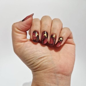 Vernis autocollant golden velvet - manucure facile longue tenue Bordeaux et or velours