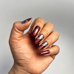 Vernis autocollant velvet rose - manucure facile longue tenue Bordeaux dentelle