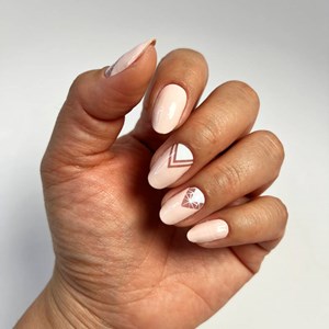Vernis autocollant nude geometrie - manucure facile longue tenue Nude graphique
