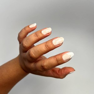 Vernis autocollant daisy nude - manucure facile longue tenue Nude floral