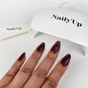 Stickers ongles en gel aubergine cat eye - manucure facile en gel uv Aubergine