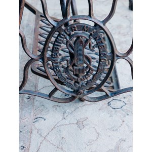 Table à machine à coudre en métal n°789