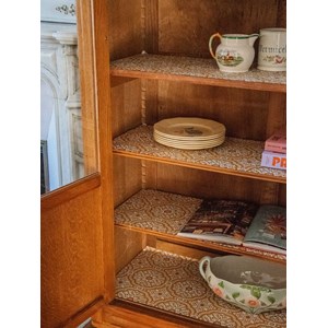 Vitrine en chêne sculpté et verre n°179