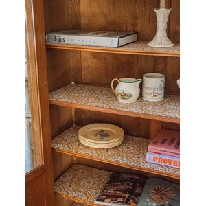 Vitrine en chêne sculpté et verre n°179