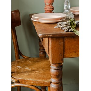 Table à manger de bistrot en bois n°662